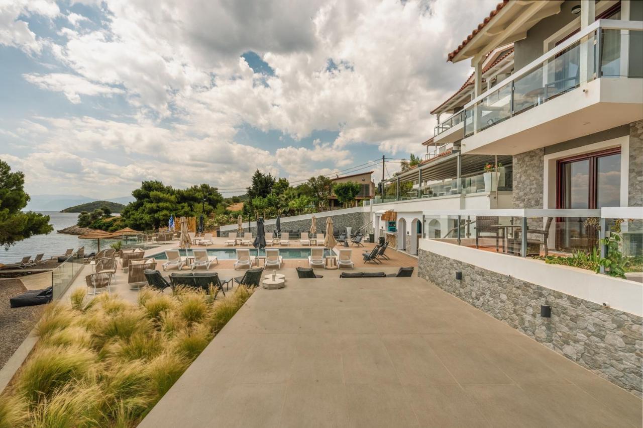 Trizonia Bay Hotel Bagian luar foto