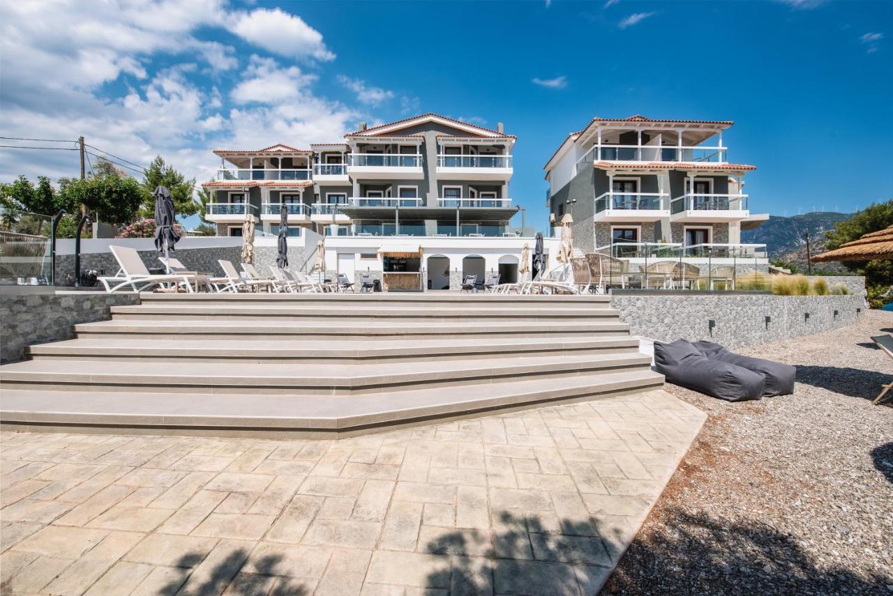 Trizonia Bay Hotel Bagian luar foto