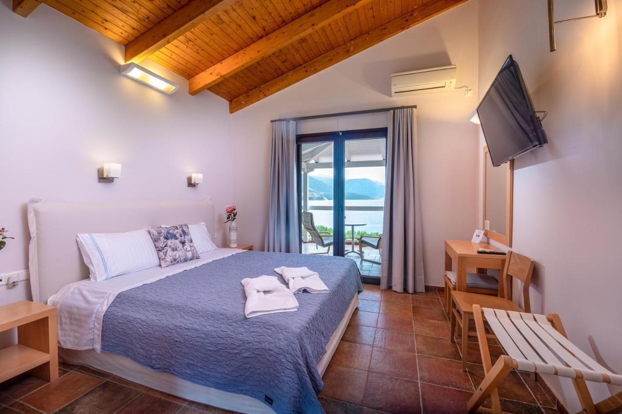 Trizonia Bay Hotel Bagian luar foto
