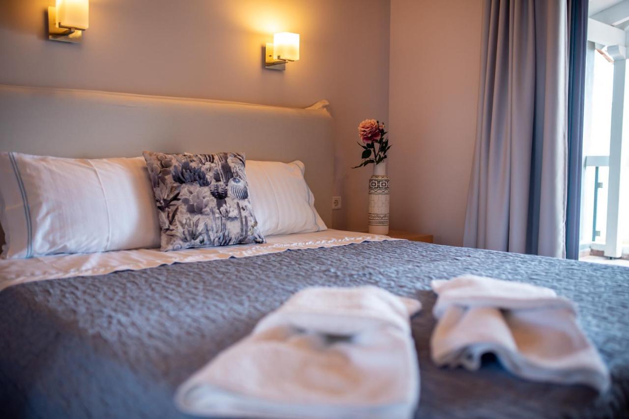 Trizonia Bay Hotel Bagian luar foto